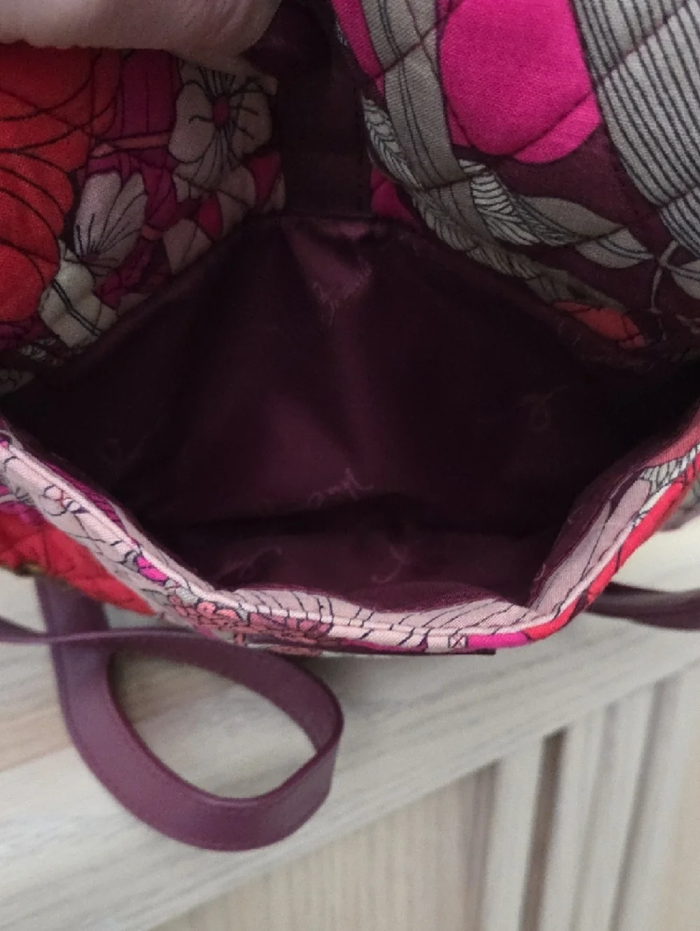 Vera Bradley Floral Quilted Crossbody Saddle Bag in Pink & Red w Mauve Trim - Picture 4 of 11